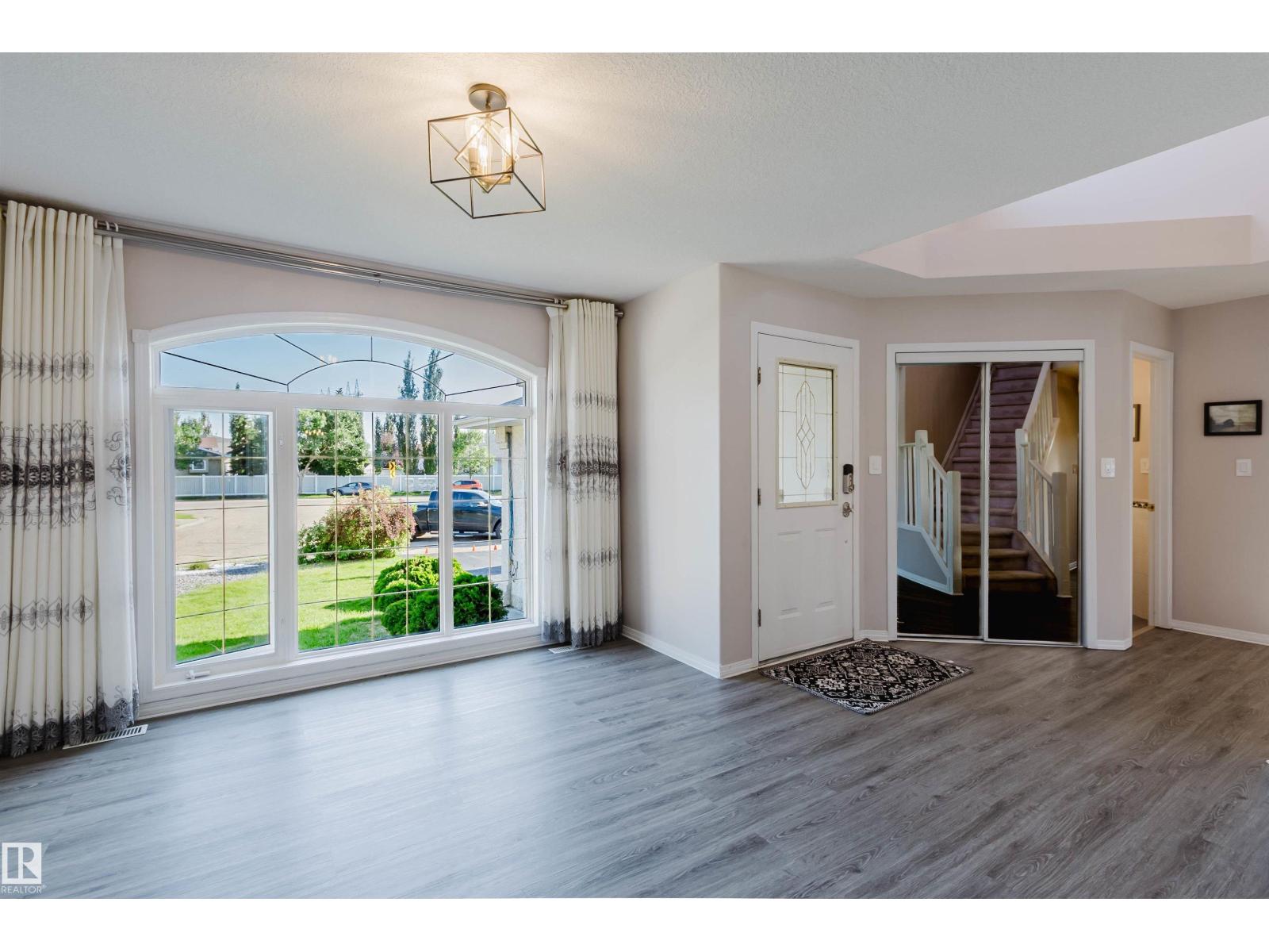 11526 9 AV NW - 6