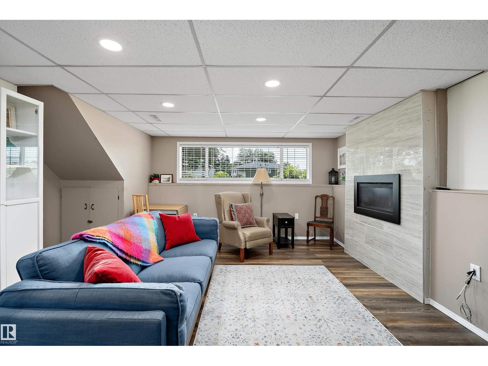 3915 42B AV - Image 34