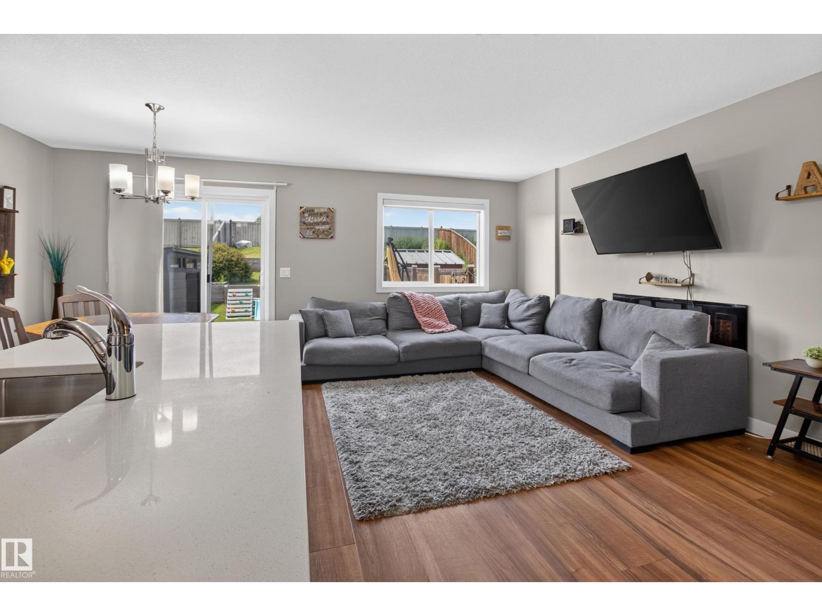 3520 9 ST NW - 4