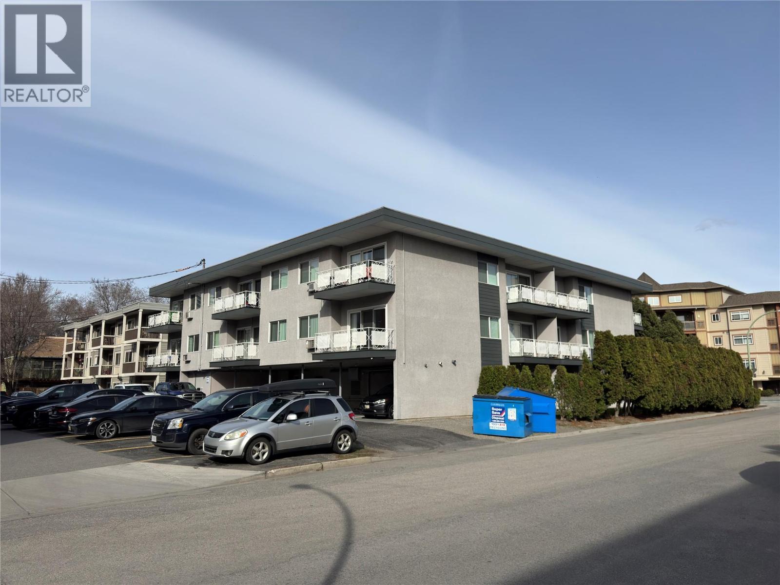 1880 Pandosy Street - 3