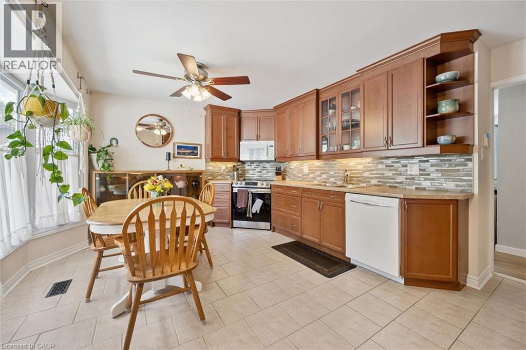2 KEEWATIN Avenue - 11