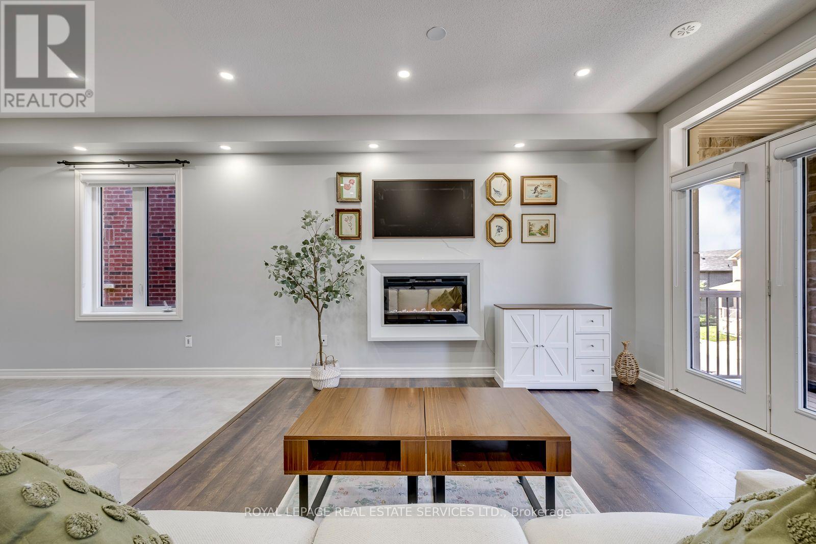 486 SILVER MAPLE ROAD - Image 13