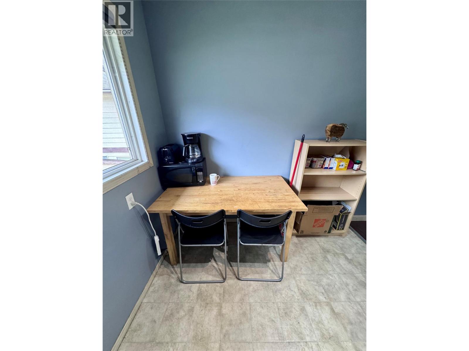 100 RED CEDAR Drive Unit# D43, Sparwood