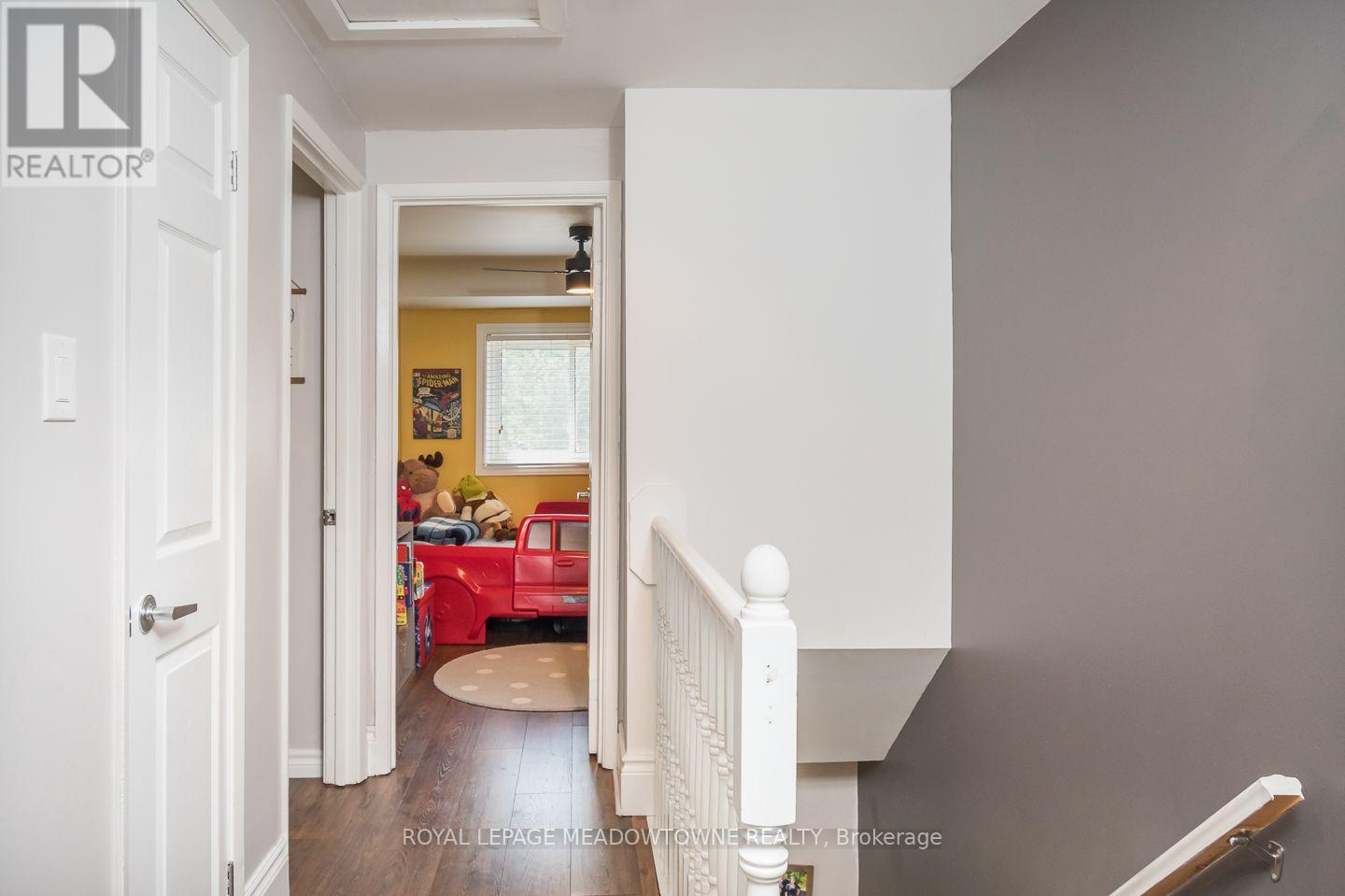 #37 2 WEIDEN STREET - Image 19