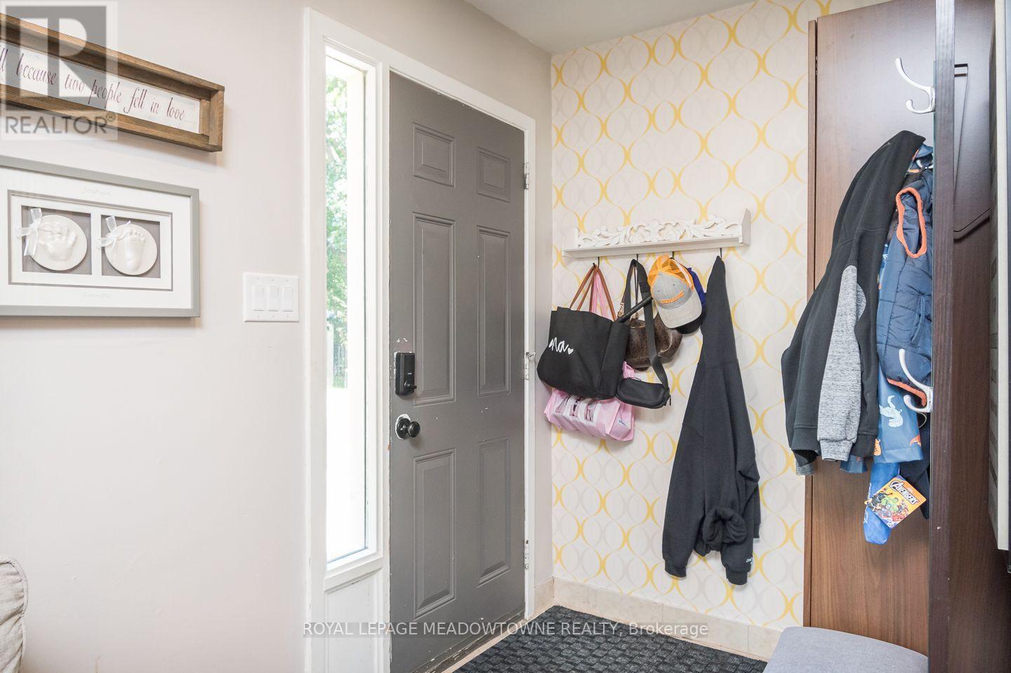 #37 2 WEIDEN STREET - Image 5