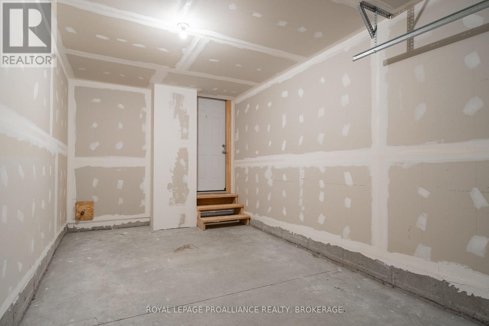 40 TEGAN COURT - 26