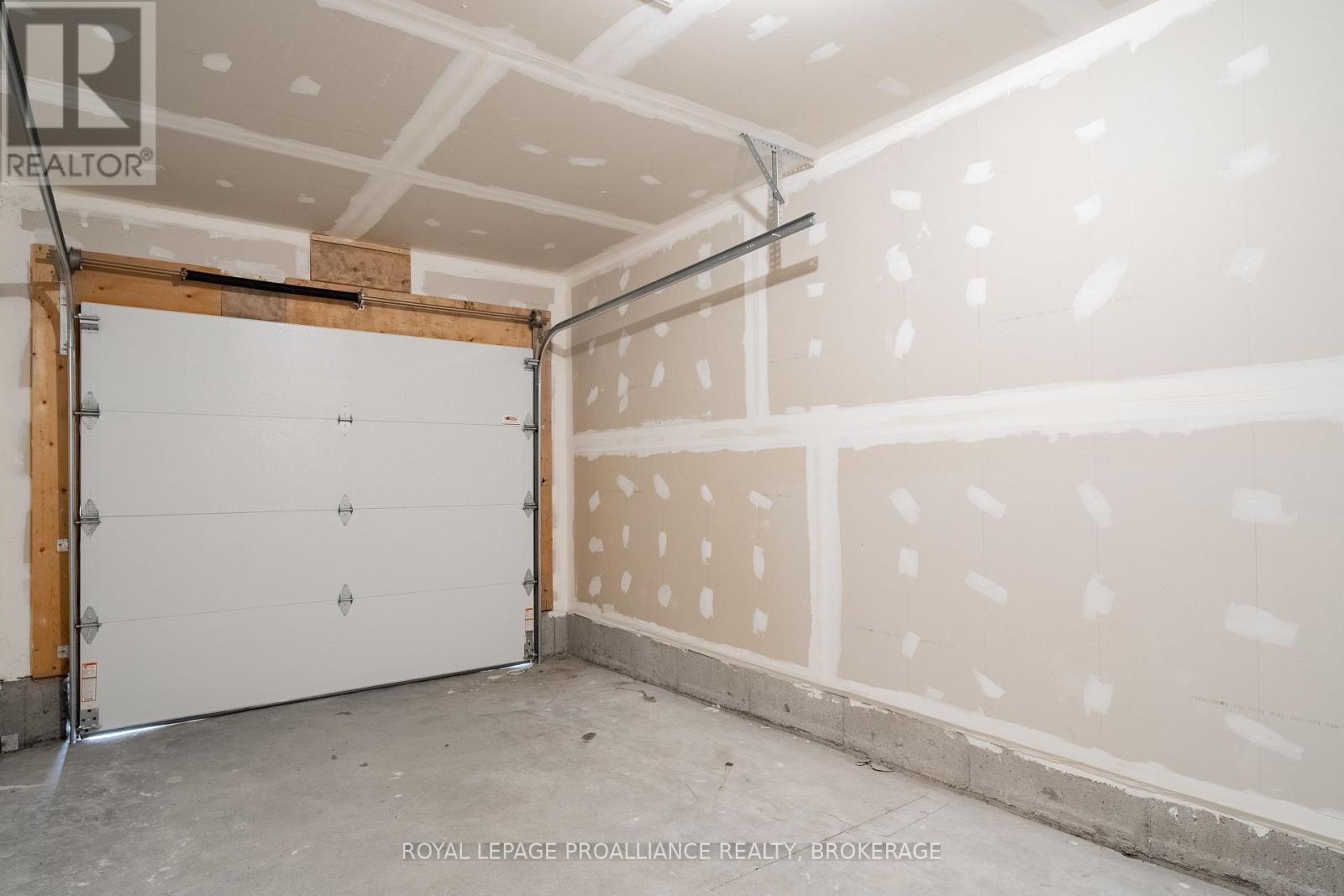 40 TEGAN COURT - 27
