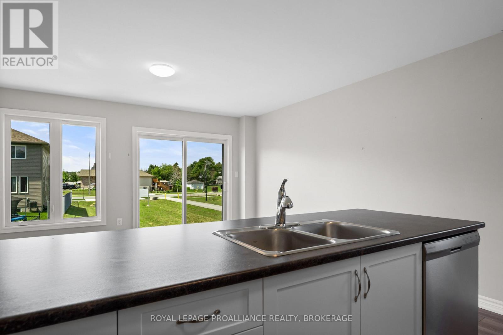 40 TEGAN COURT - 7