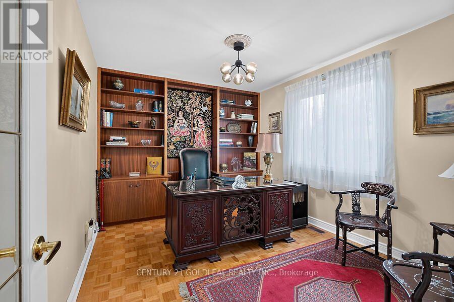 2011 HOLLYBROOK CRESCENT - 17