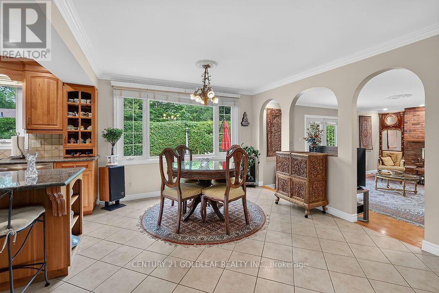 2011 HOLLYBROOK CRESCENT - 10