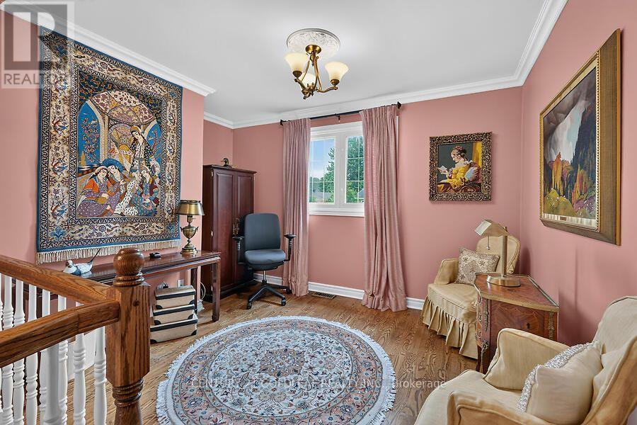 2011 HOLLYBROOK CRESCENT - 22