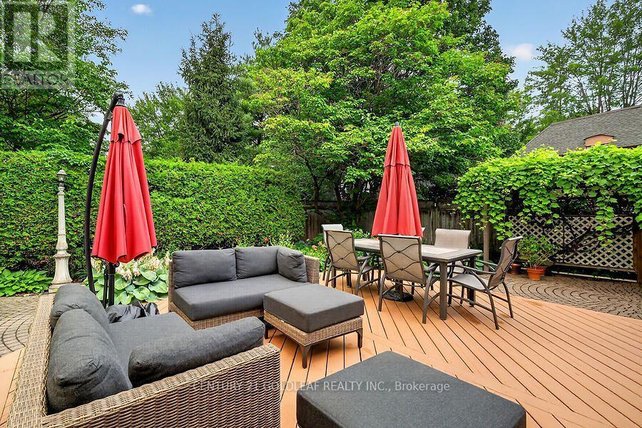 2011 HOLLYBROOK CRESCENT - 41