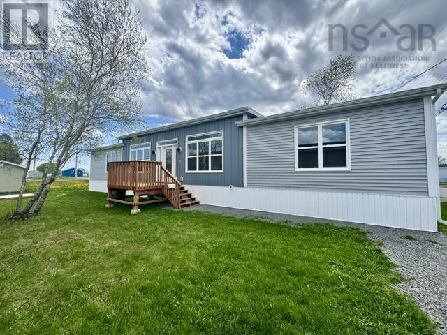 16 Christopher Avenue - 18