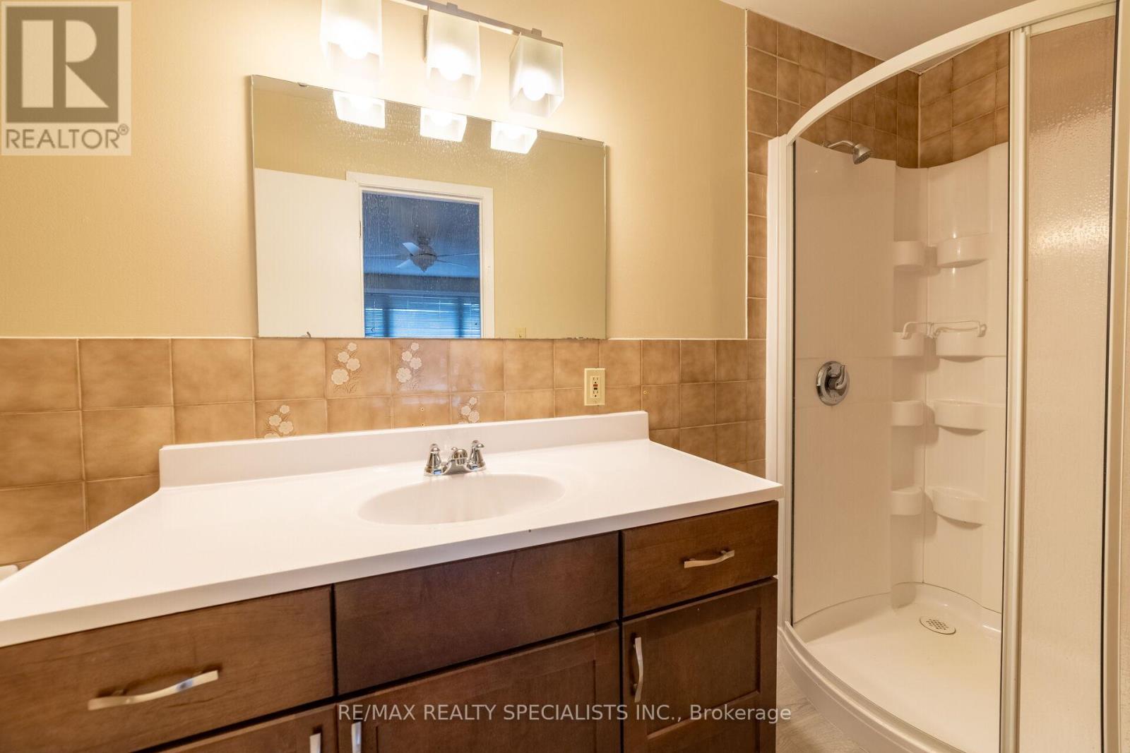 70 BYTHIA STREET - Image 10