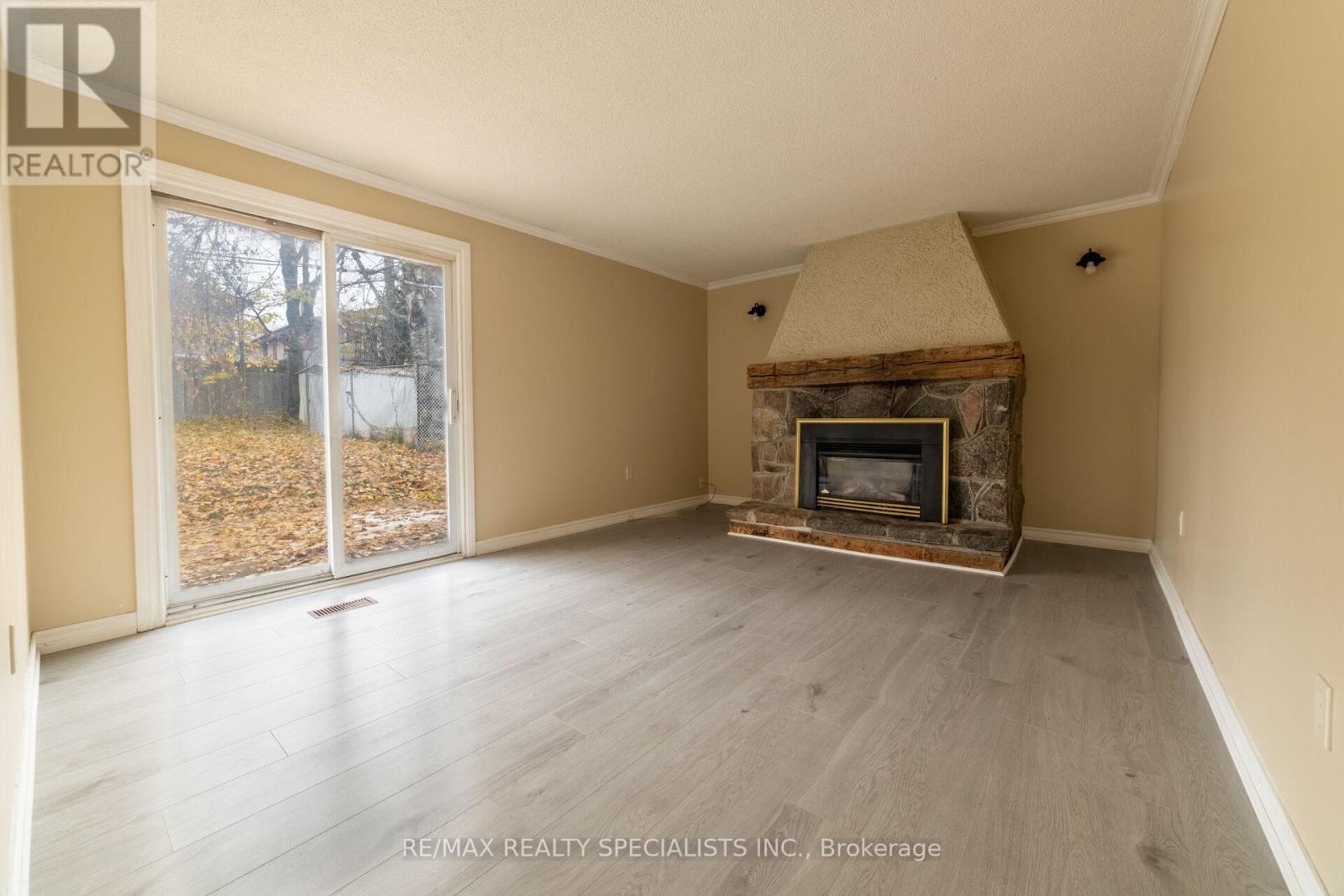 70 BYTHIA STREET - Image 13