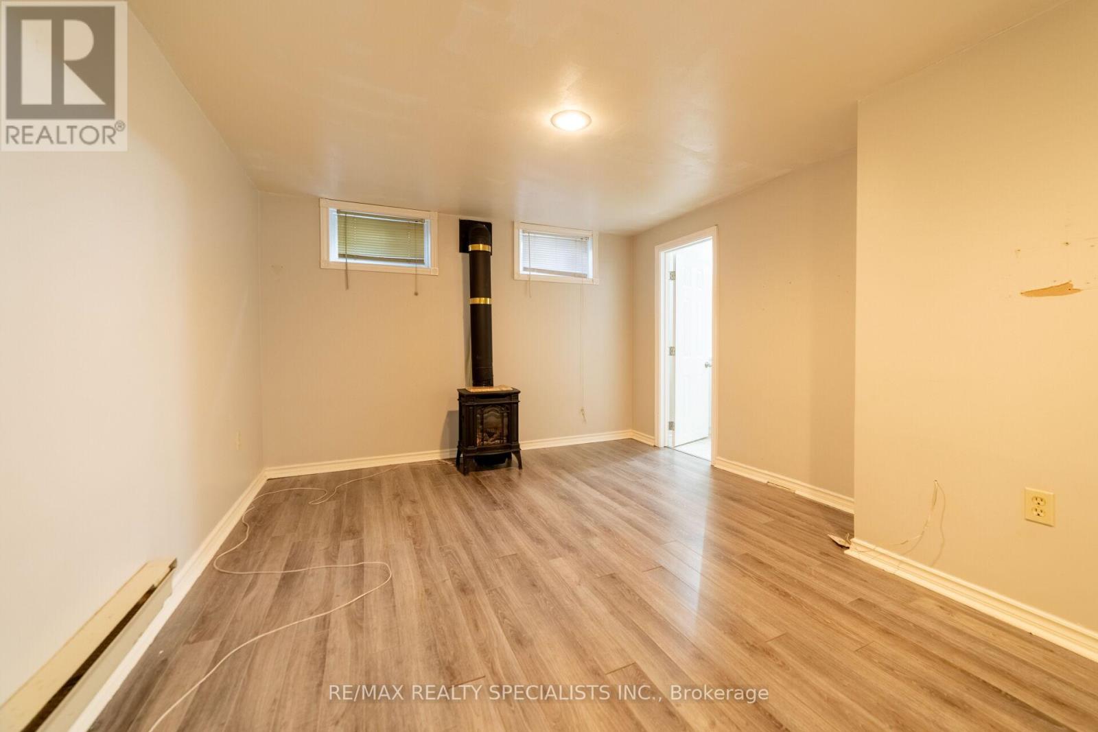 70 BYTHIA STREET - Image 28