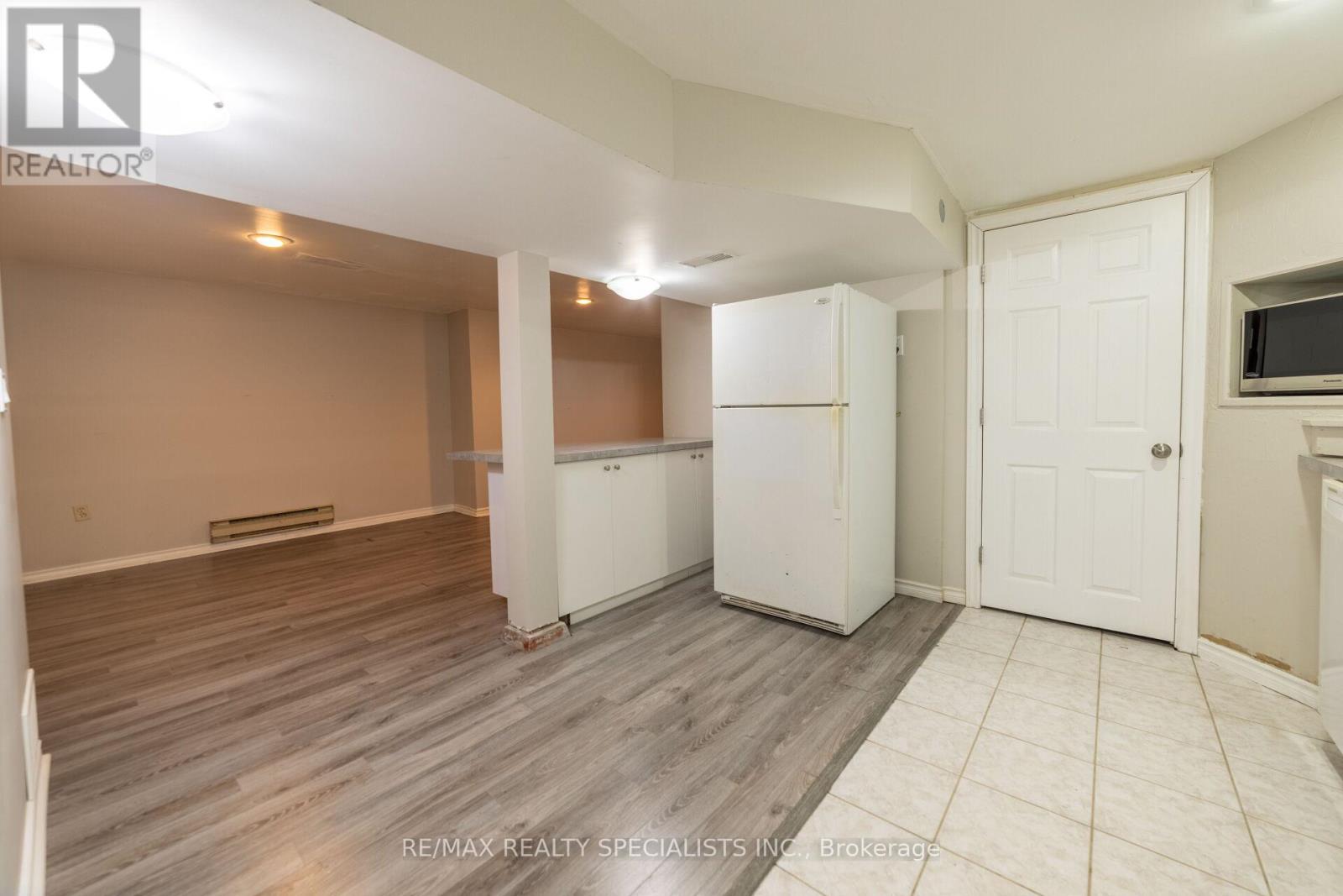 70 BYTHIA STREET - Image 25
