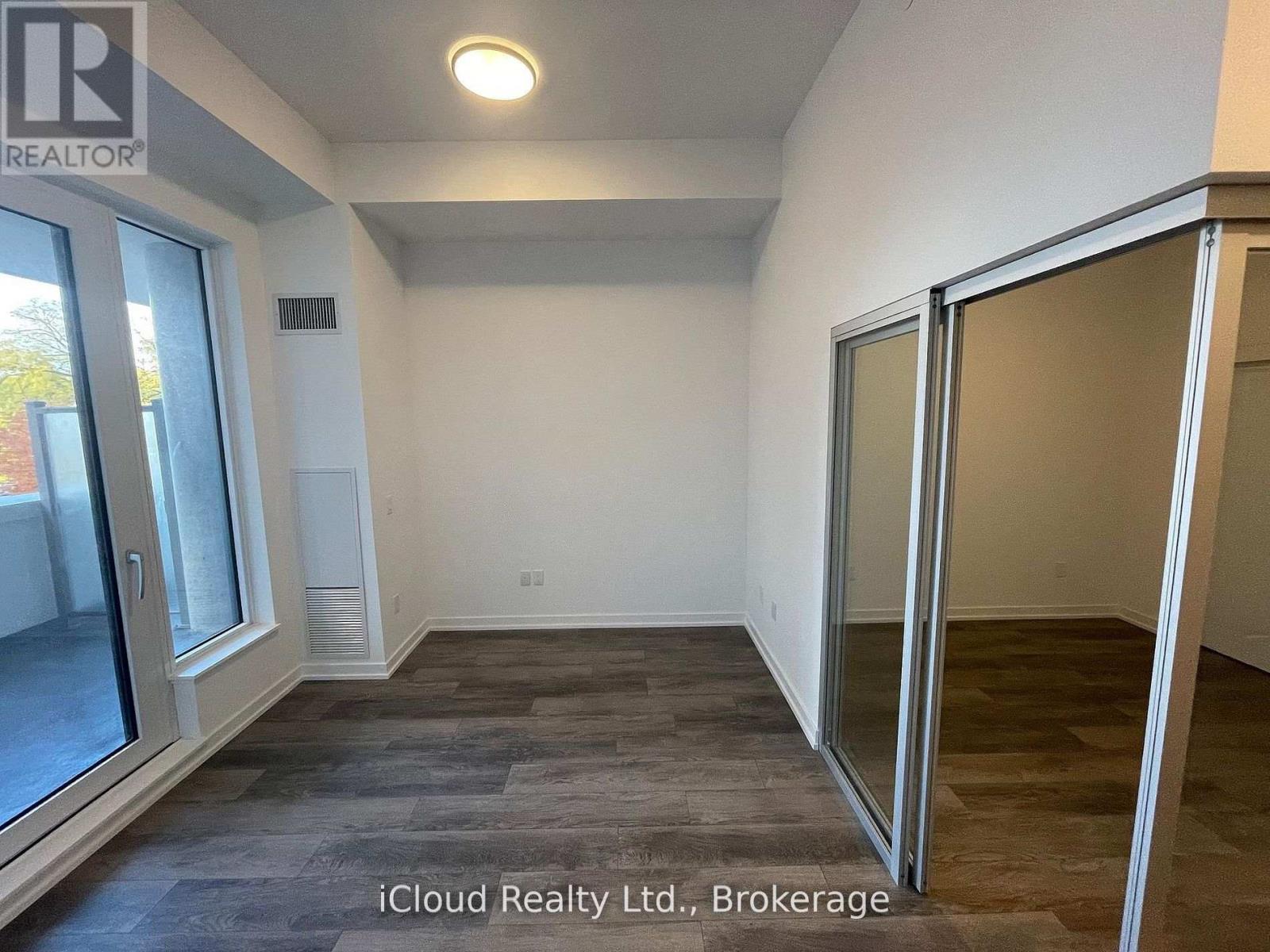#202 5 WELLINGTON STREET - 11