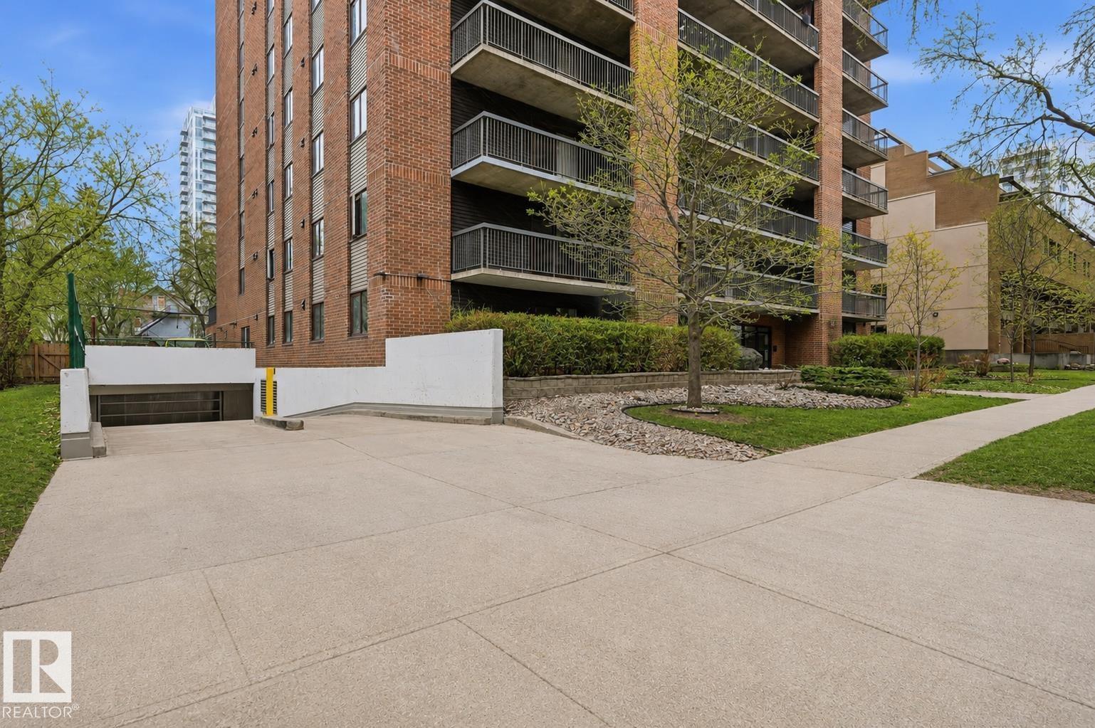#1003 9929 113 ST NW NW - 35