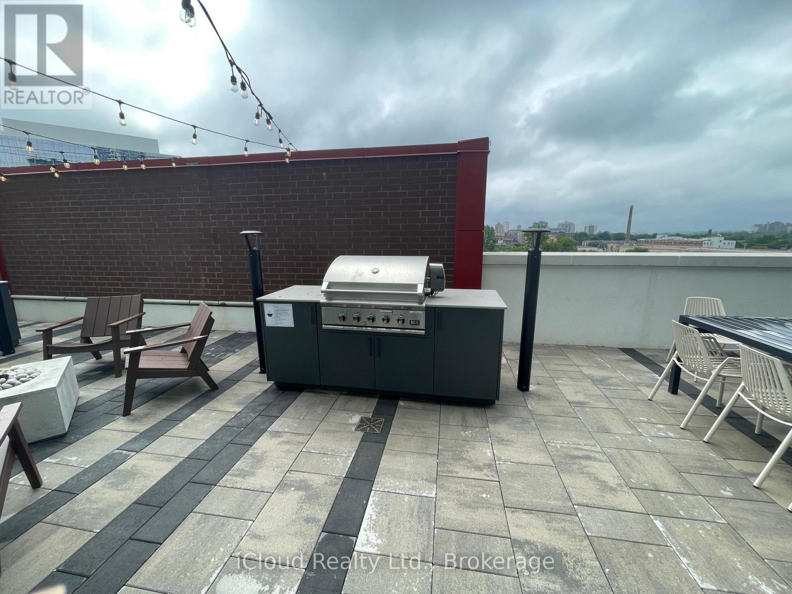 #202 5 WELLINGTON STREET - 22