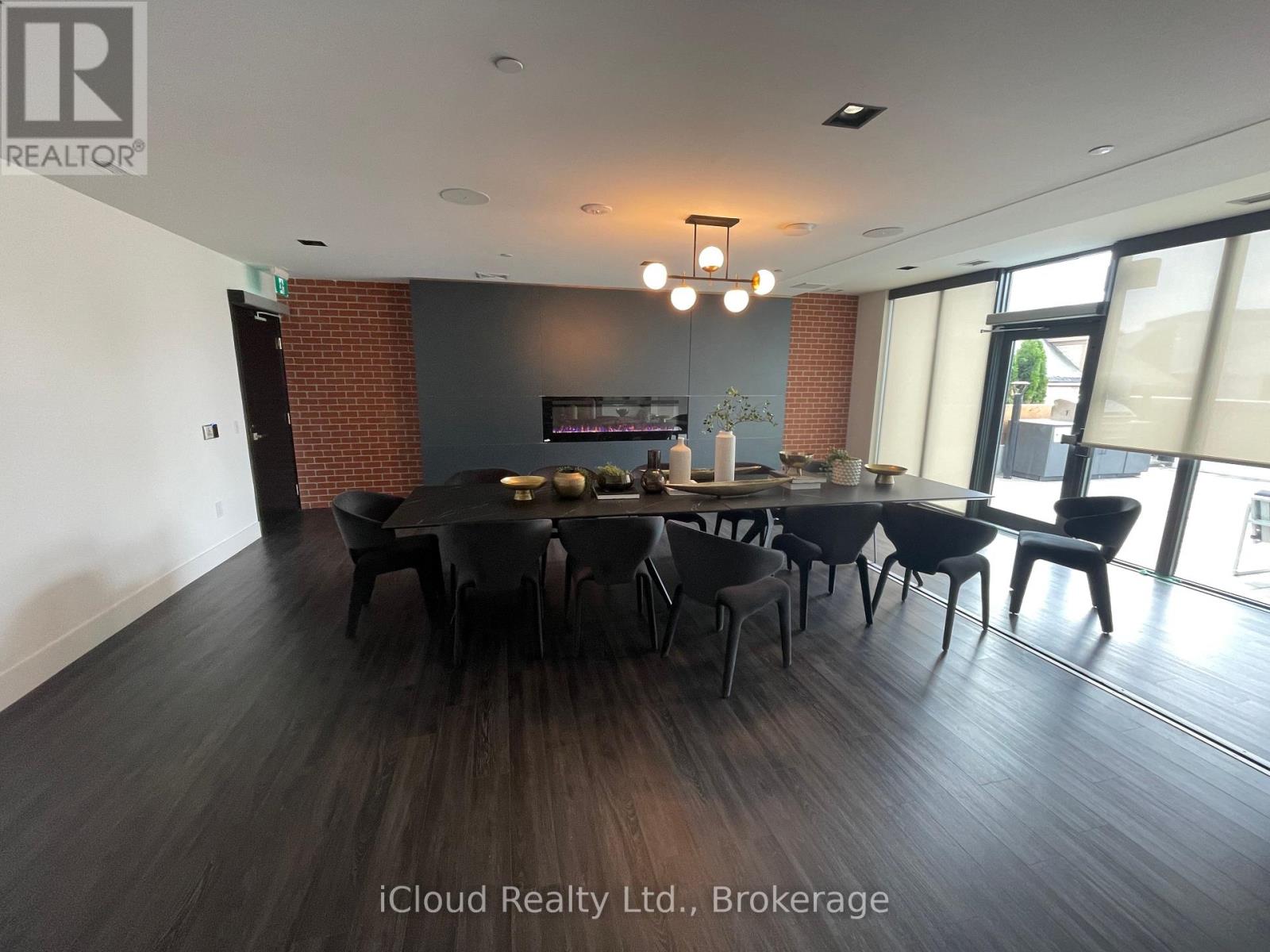 #202 5 WELLINGTON STREET - 19