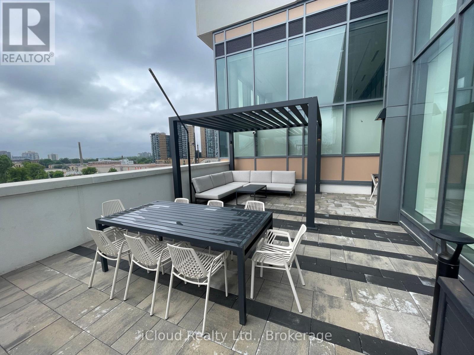 #202 5 WELLINGTON STREET - 23