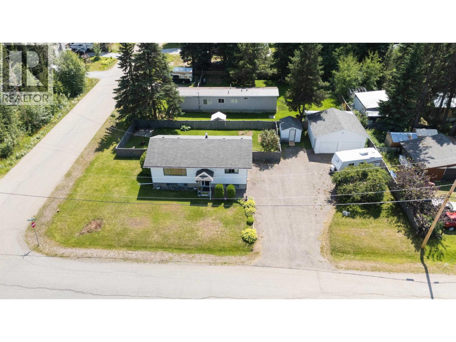 Living room of 8157 FLAMINGO ROAD · Prince George, BC