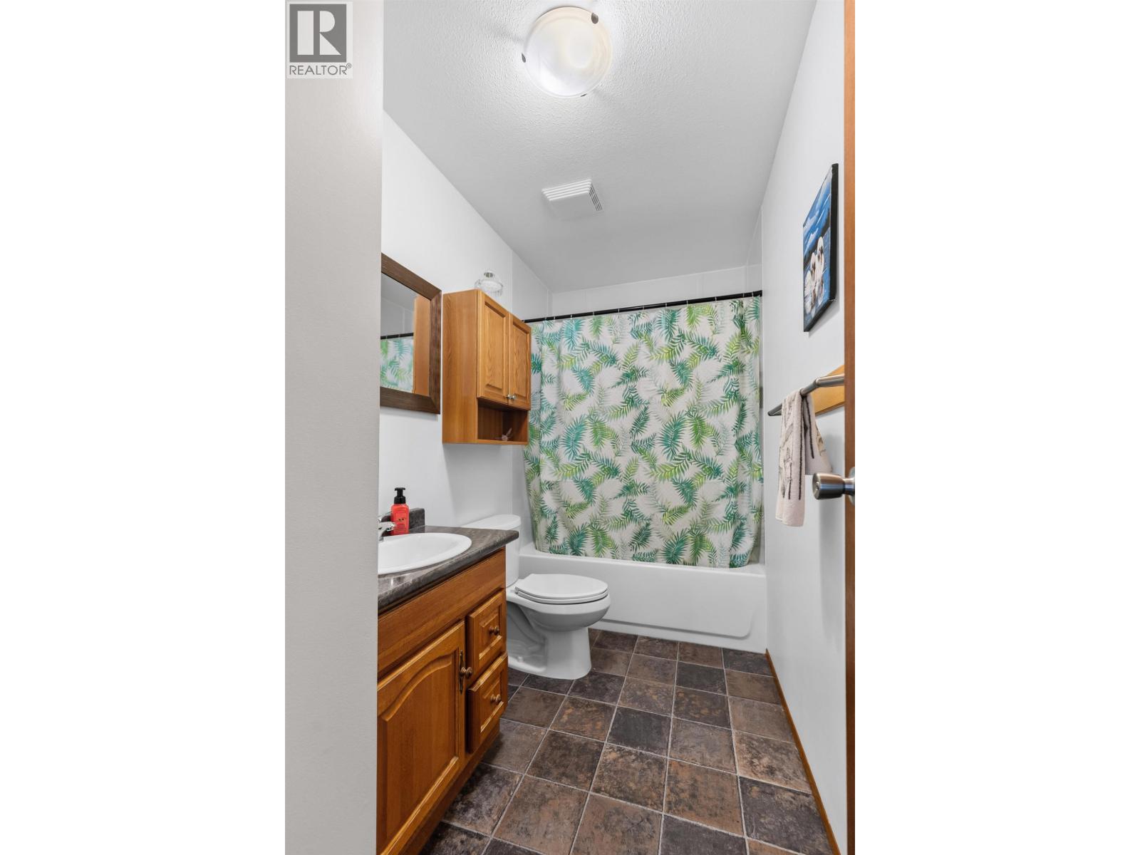 Photo 9 of 28 — 8157 FLAMINGO ROAD · Prince George, BC