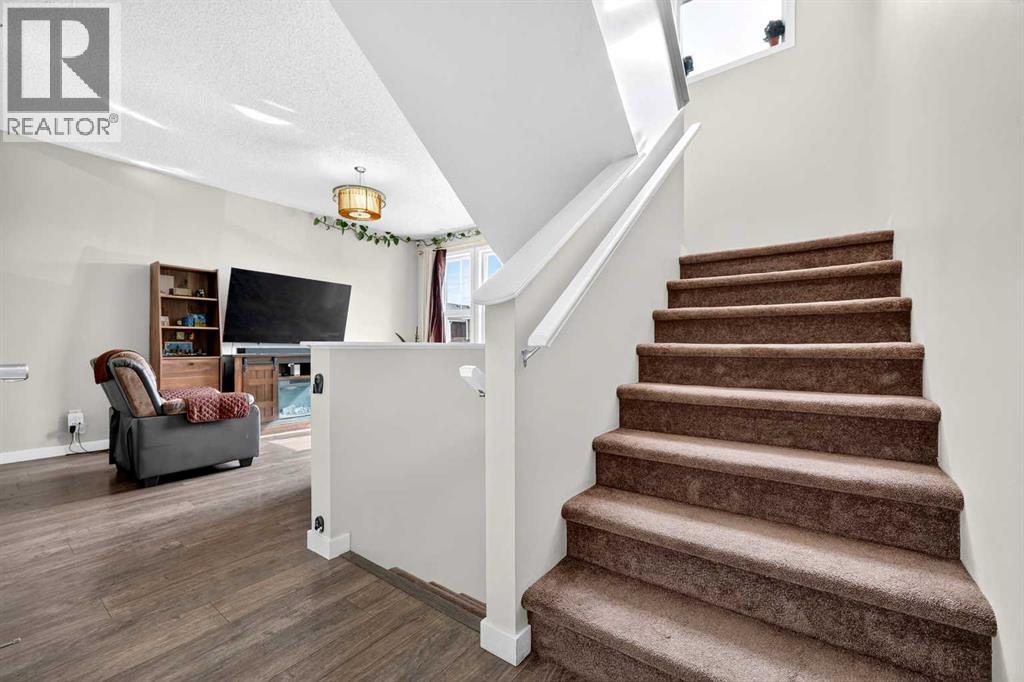 27 Red Embers Lane NE - 16