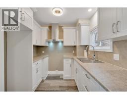 2pc Bathroom - 248 Park Avenue East, Chatham, ON N7M3V9 Photo 6
