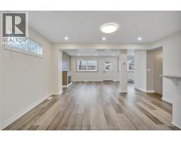 Family room/Fireplace - 248 Park Avenue East, Chatham, ON N7M3V9 Photo 7