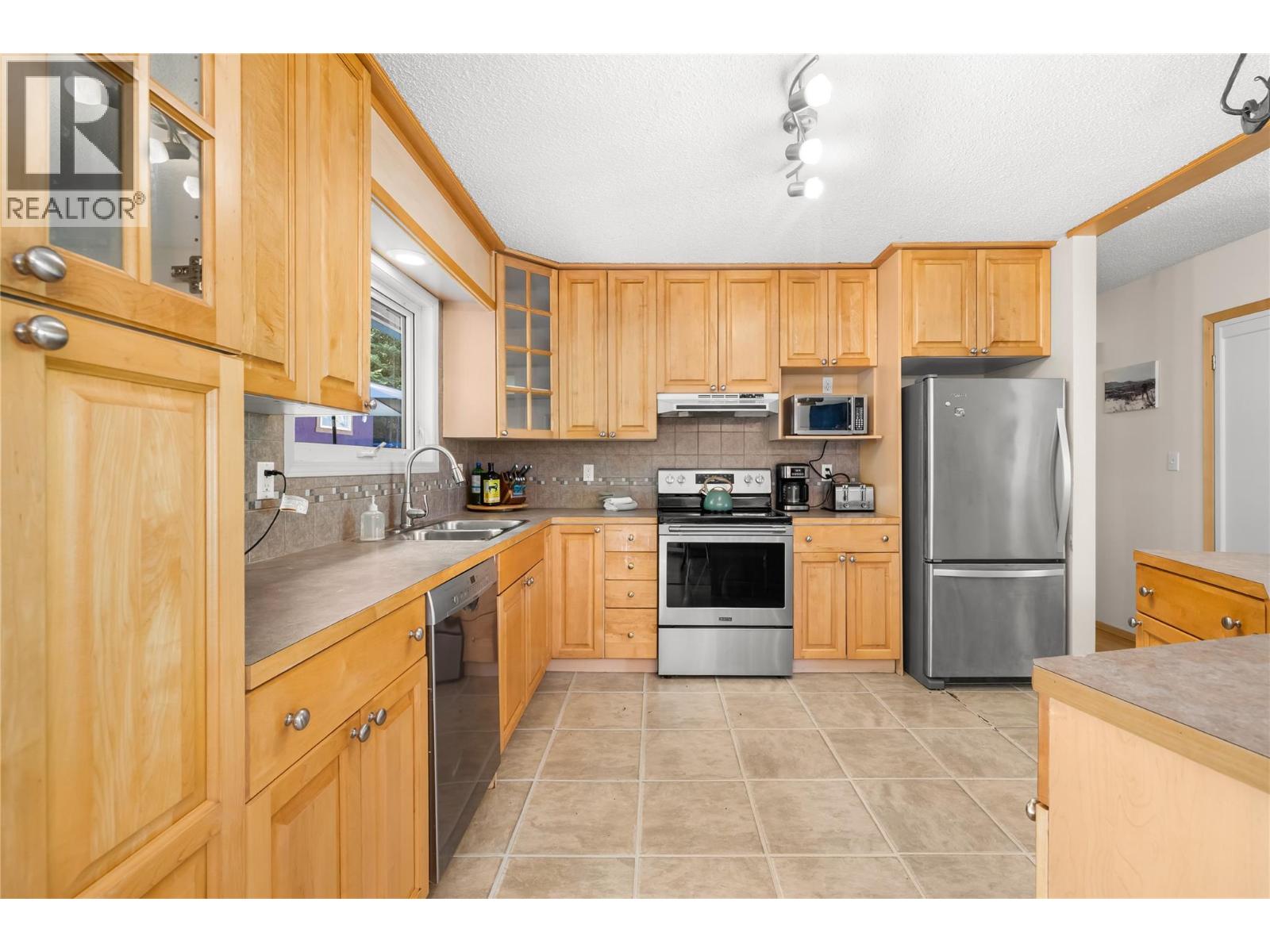 70 RIDGEMONT Lane - 11