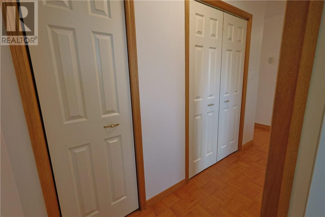 7 Norvic Drive - 33