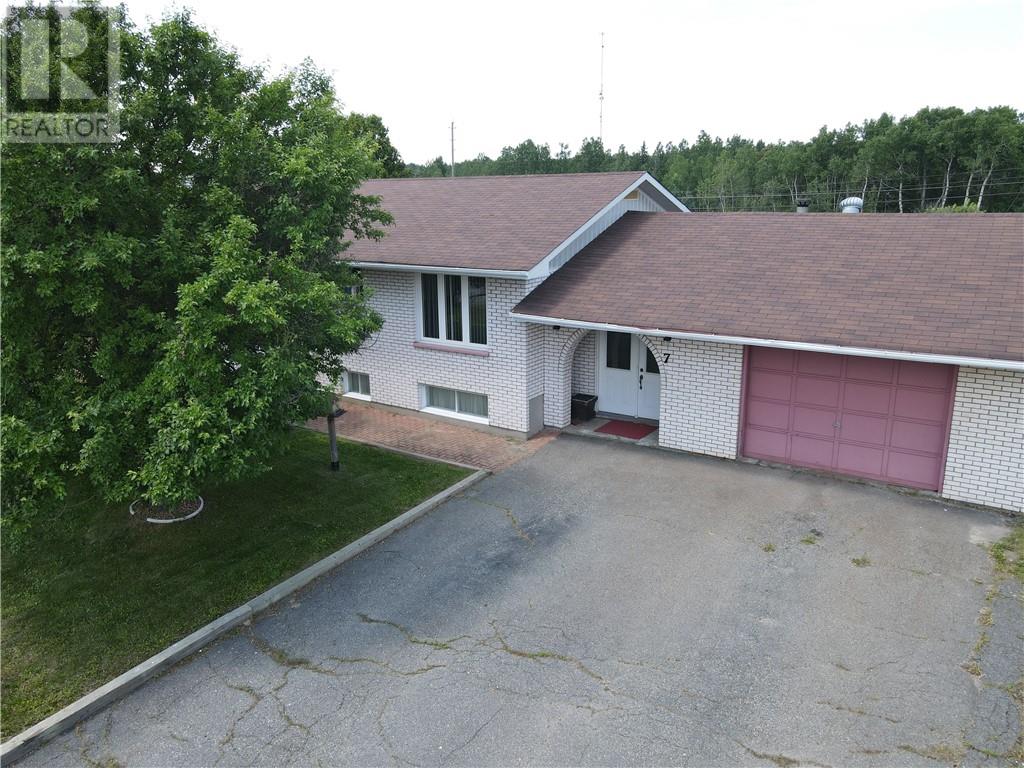 7 Norvic Drive - 92