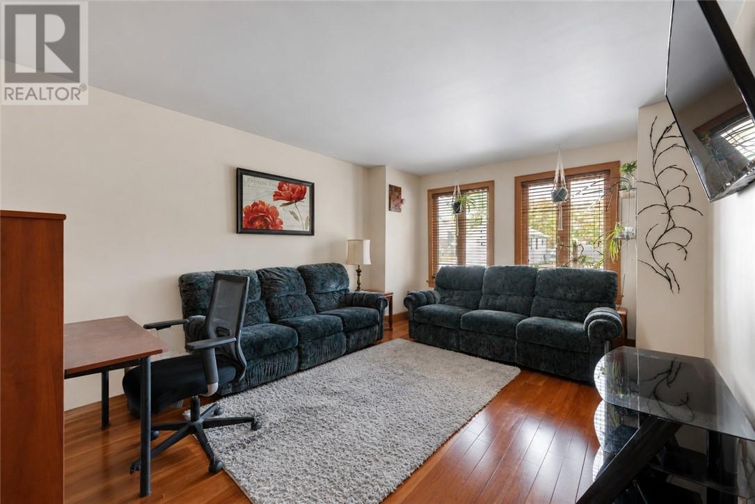 565-569 Huron Street - 12