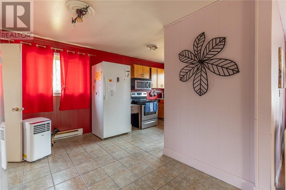 305 Lowe Street - 11