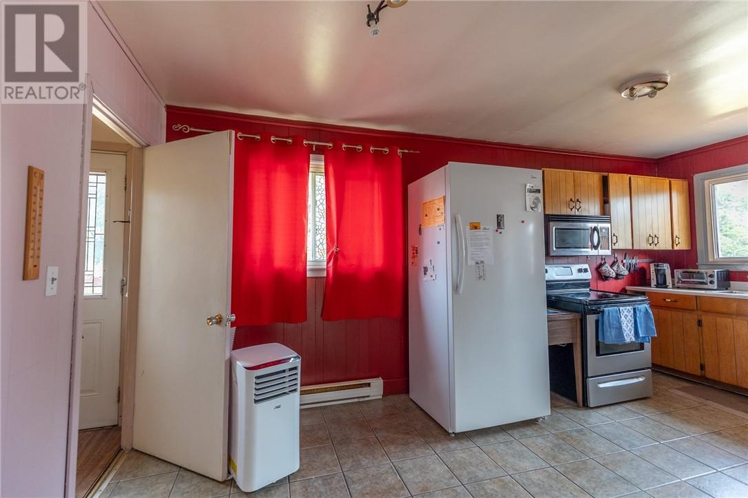 305 Lowe Street - 12