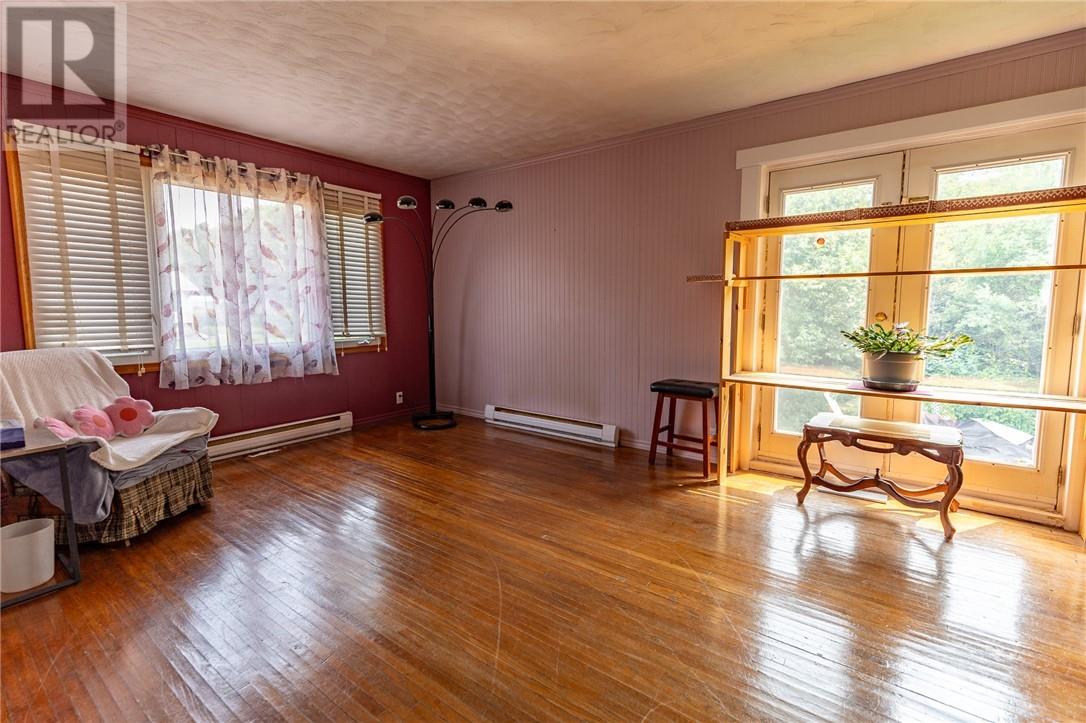 305 Lowe Street - 18