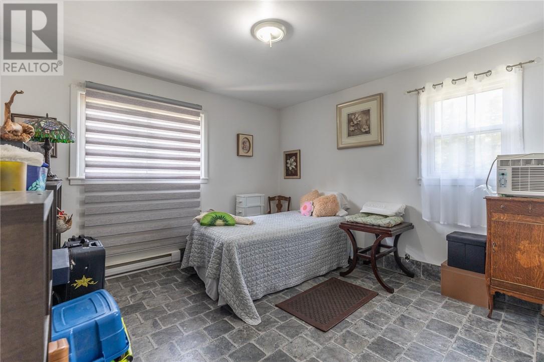 305 Lowe Street - 19