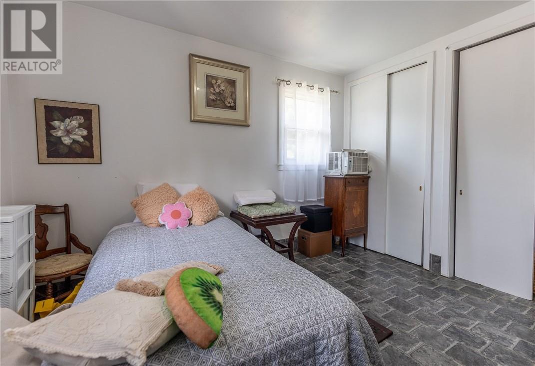 305 Lowe Street - 20