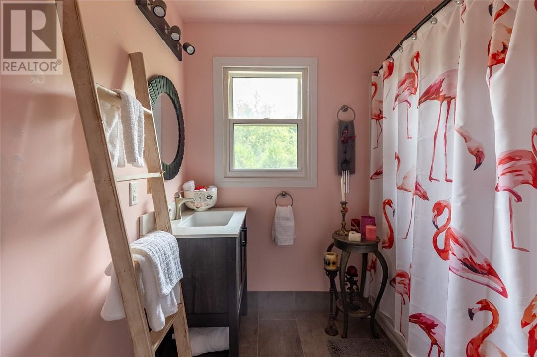 305 Lowe Street - 24