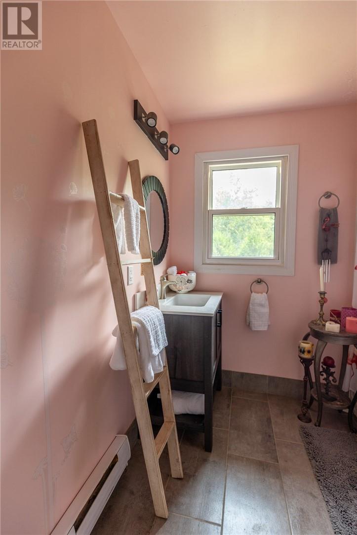 305 Lowe Street - 25