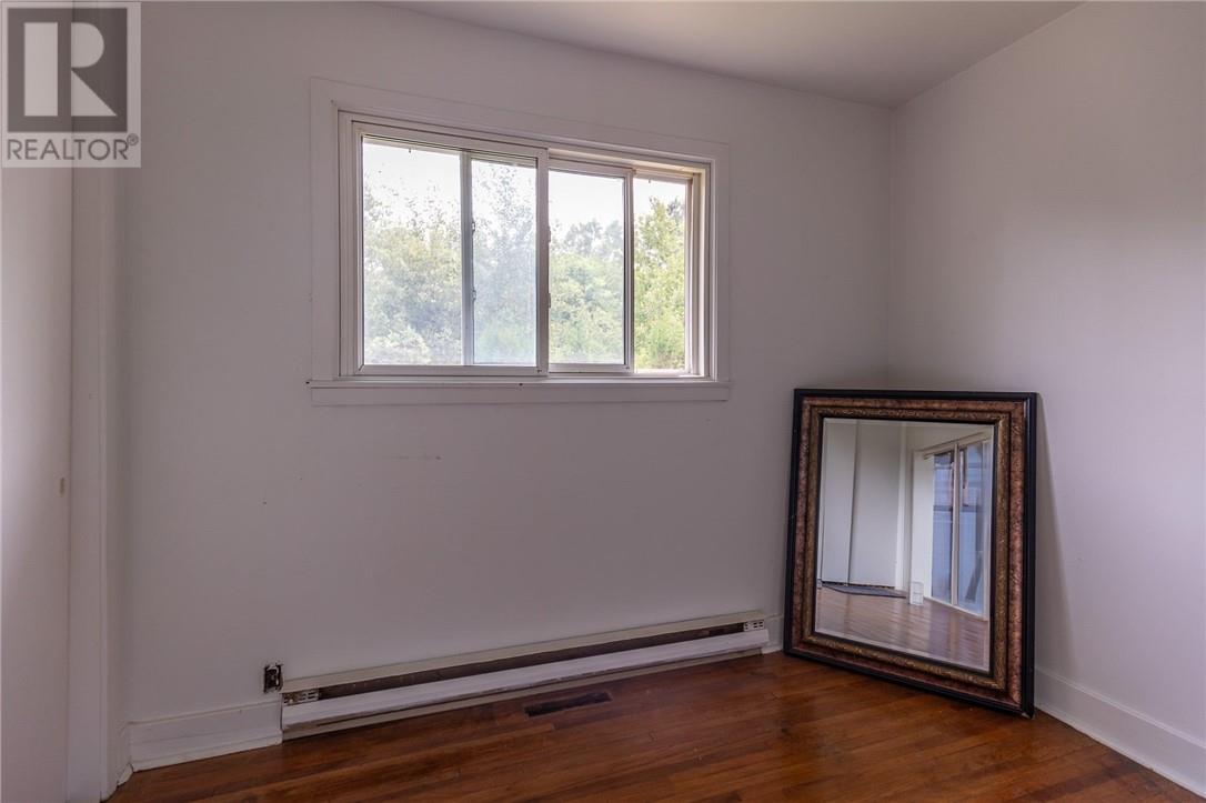 305 Lowe Street - 27
