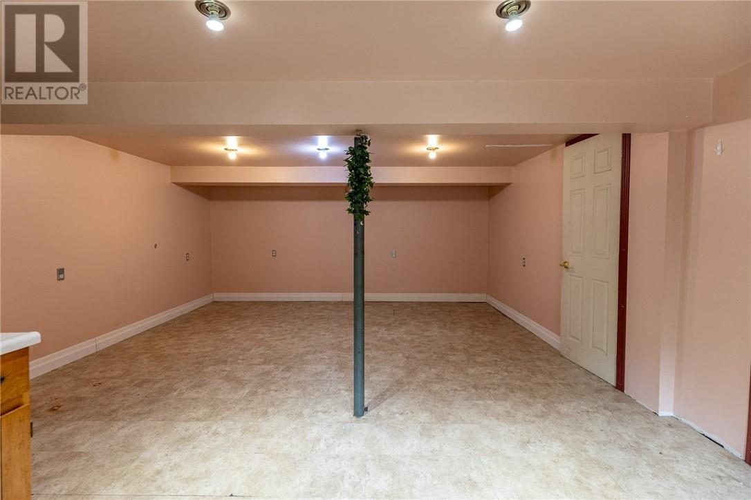 305 Lowe Street - 32