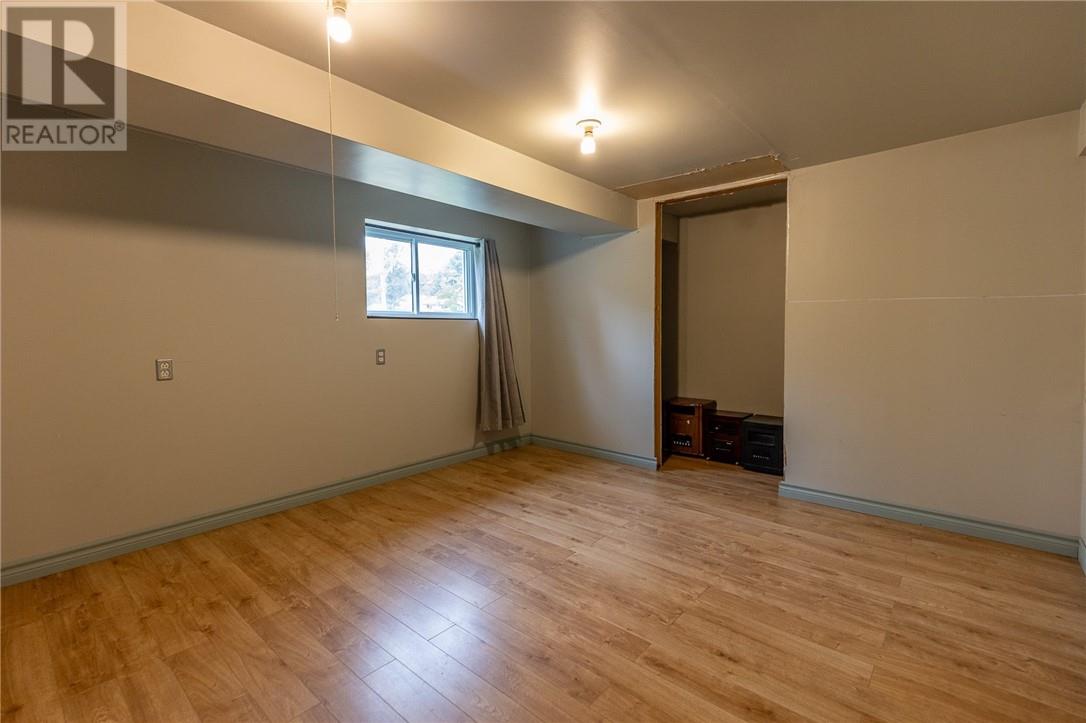 305 Lowe Street - 36