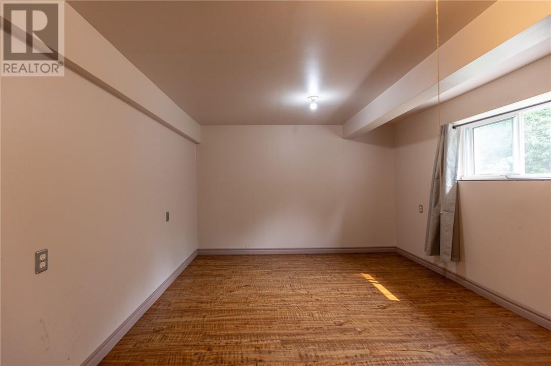 305 Lowe Street - 38