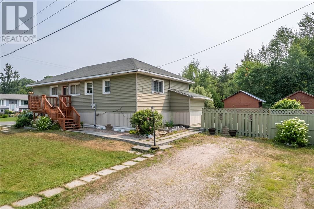 305 Lowe Street - 4