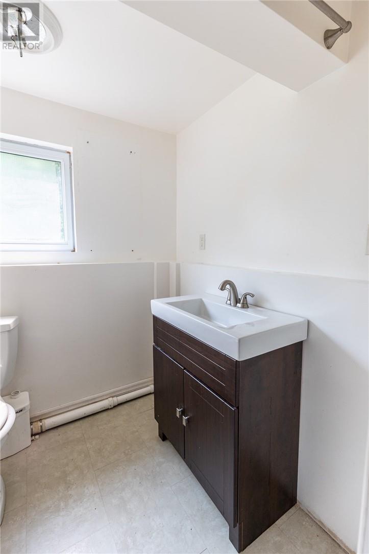 305 Lowe Street - 40