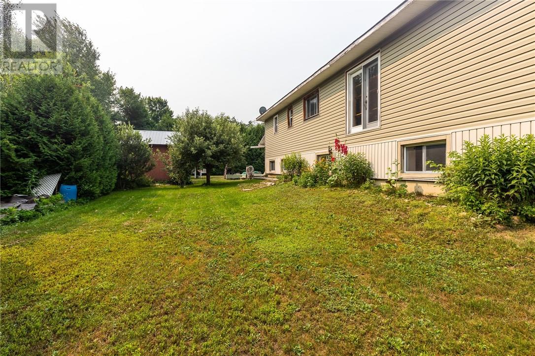 305 Lowe Street - 43