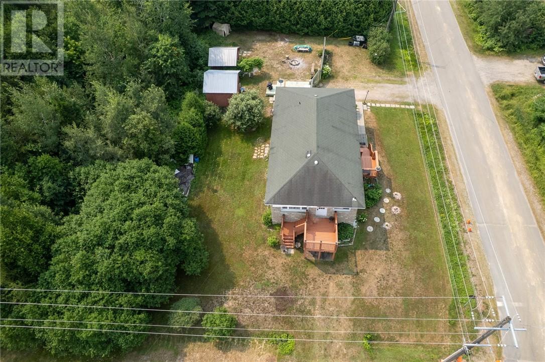 305 Lowe Street - 52